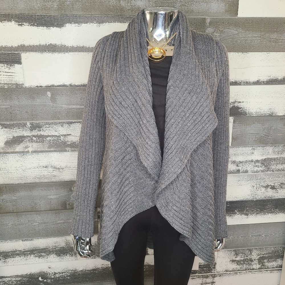 Northland size medium gray sweater